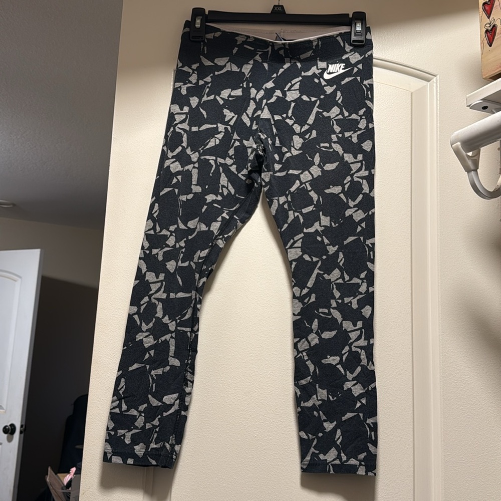 Nike Cropped Leggings
